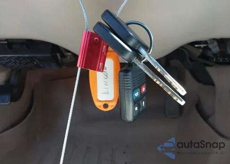 2000 Lincoln Town Car Executive from USA, damaged, VIN 1LNHM81W8YY898655